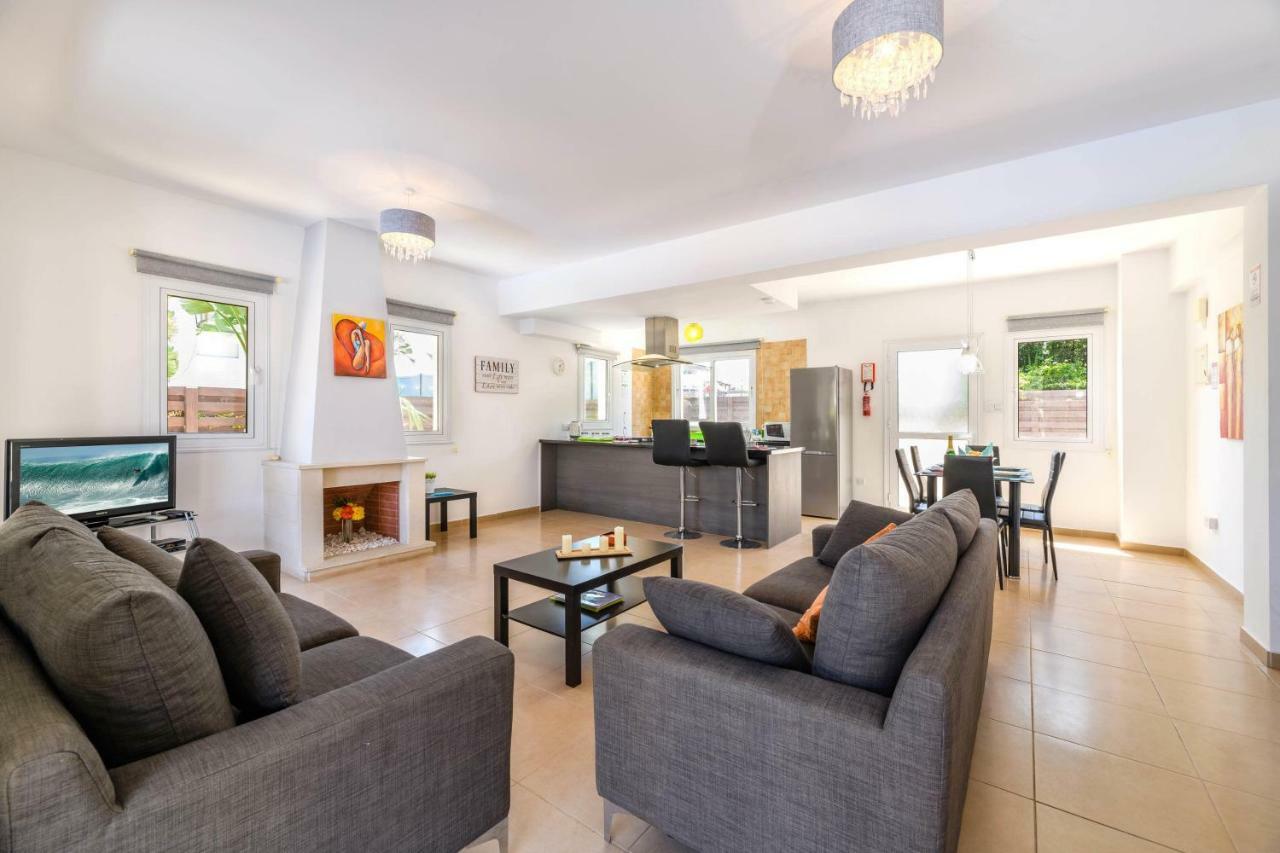 Villa Nadja Paralimni Esterno foto
