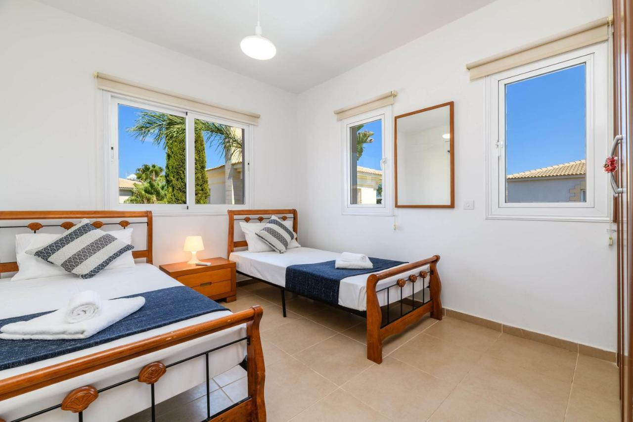 Villa Nadja Paralimni Esterno foto